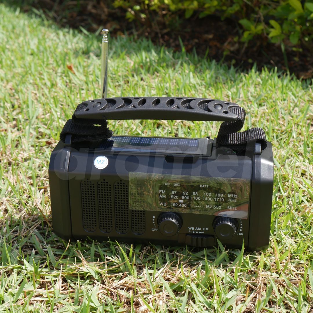 RADIO LINTERNA DE EMERGENCIA SOLAR